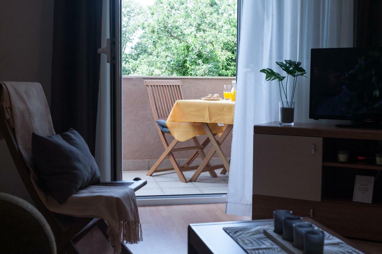 Apartment Helga Liznjan Exterior photo