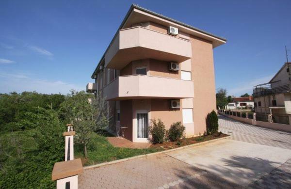 Apartment Helga Liznjan Exterior photo